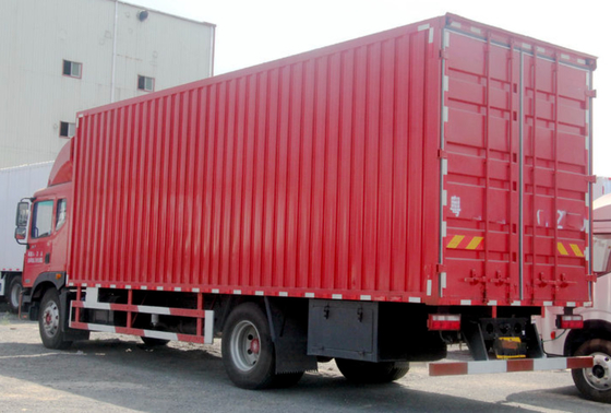 Il camion di consegna diesel del carico euro V livella Van Cargo Truck 4x2 che determina l'interasse di 5200mm