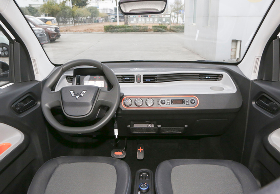 Mini SUV 120~170KM automobili elettriche del ev di Wuling della gamma di azionamento delle automobili HONGGUANG mini